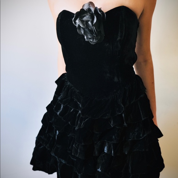 Betsey Johnson Black Velvet Ruffle Evening Dres - Picture 4 of 5